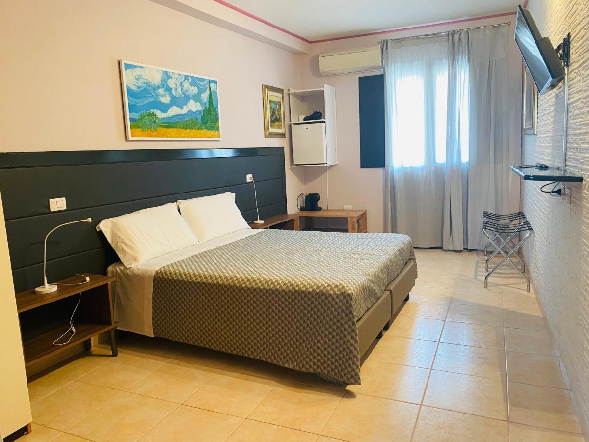 Amici Villa Cabras Exterior photo